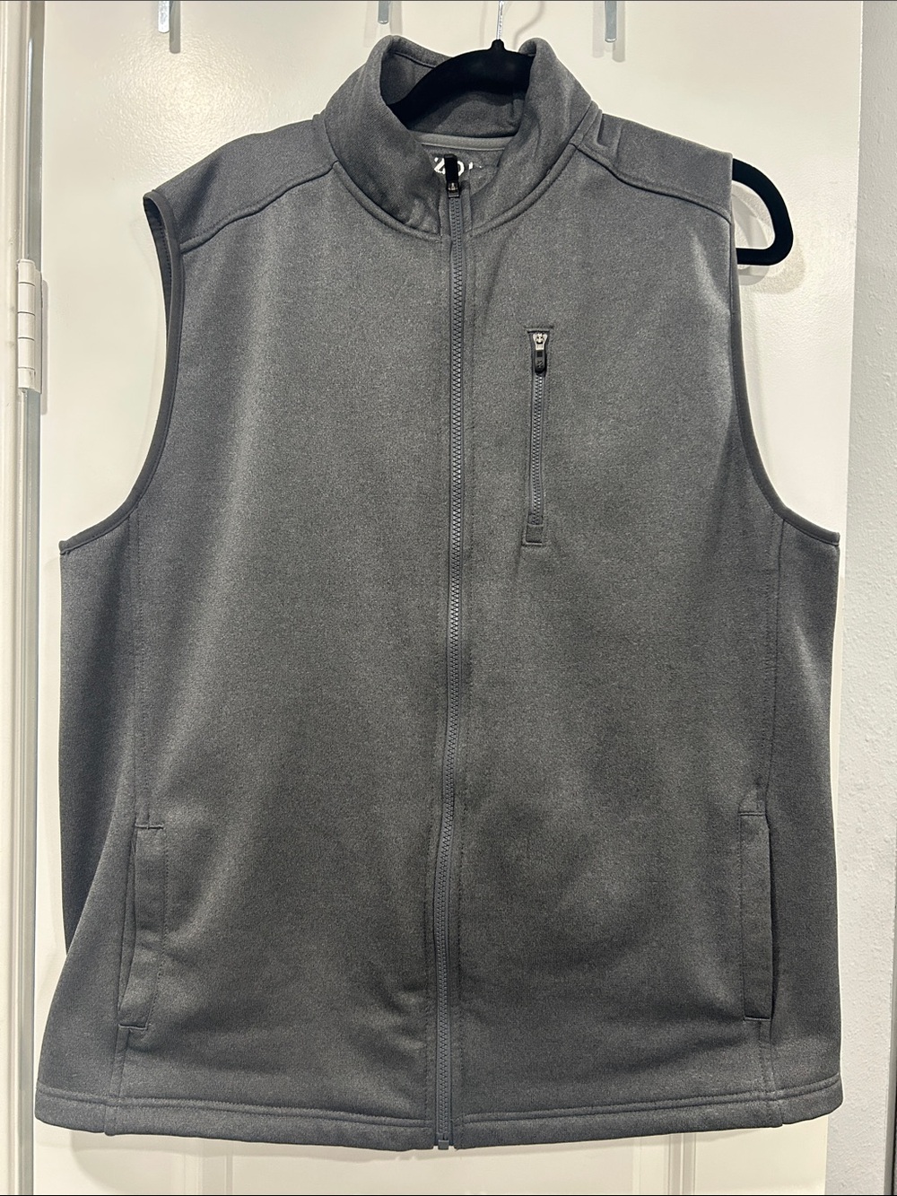 Izod Men's Gray Full-Zip Fleece Vest